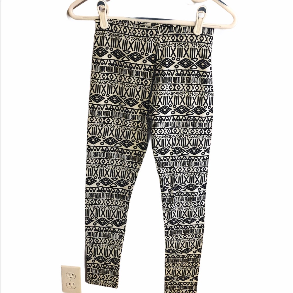 Black and White Patterned Leggings
